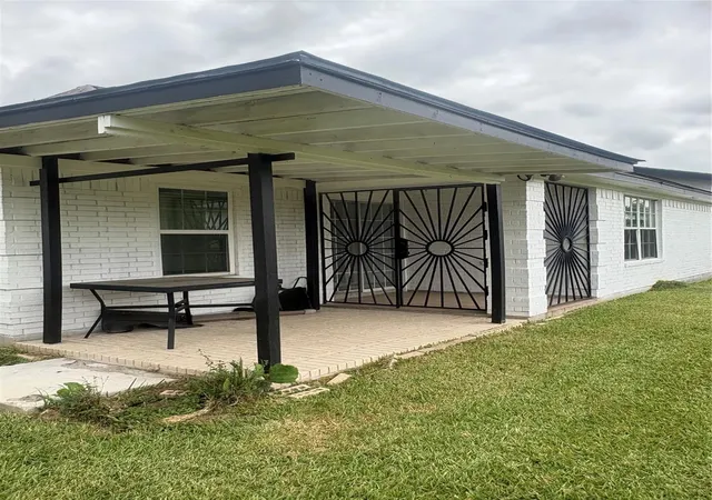 Photo 2 of Single family home for sale at 5111 Shirley St, Baytown, TX 77521 | MLS# 53160980 | Listing updated on 2026-05-12