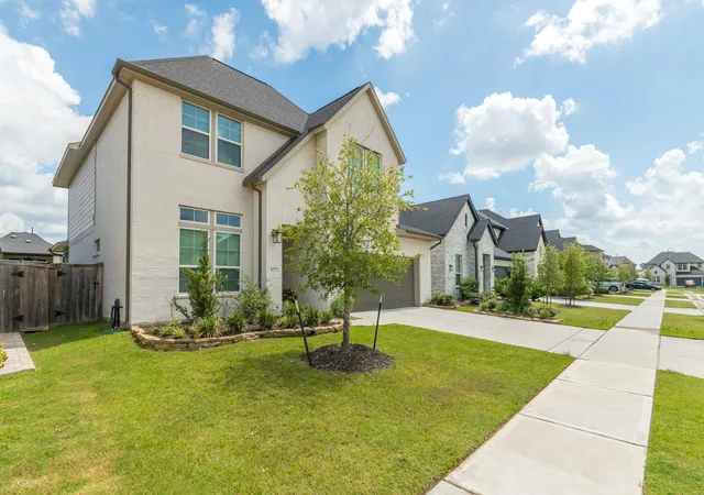 3rd image of 9222 Fury Landing Ln, Tomball, TX 77375 | MLS# 88369972