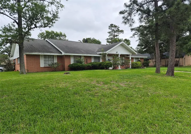 1st image of 814 Oak Leaf St, La Porte, TX 77571 | MLS# 18563470