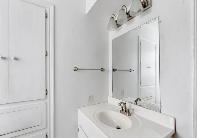 38th image of 814 Oak Leaf St, La Porte, TX 77571 | MLS# 18563470