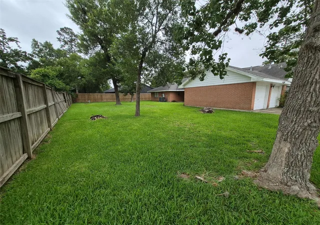 5th image of 814 Oak Leaf St, La Porte, TX 77571 | MLS# 18563470