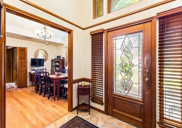 Photo 3 of Single family home for sale at 6919 Fawncliff Dr, Houston, TX 77069 | MLS# 35311395 | Listing updated on 2026-09-12