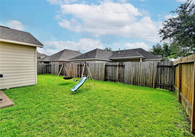 Photo 11 of Single family home for sale at 9919 Silver Terrace Dr, Rosharon, TX 77583 | MLS# 37891929 | Listing updated on 2026-09-10