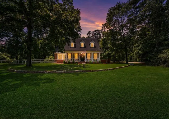 2nd image of 403 Westbrook St, Pinehurst, TX 77362 | MLS# 37724776