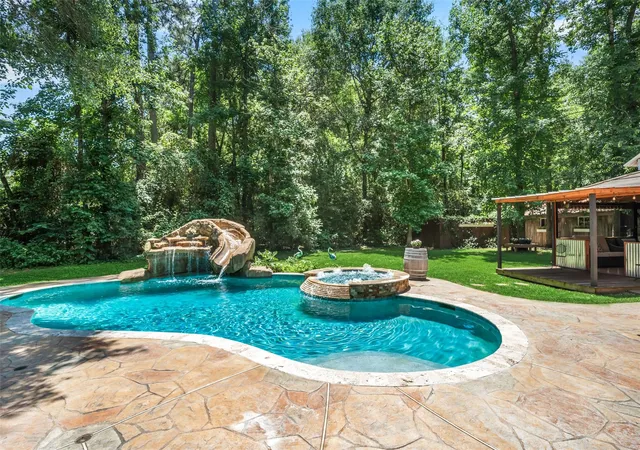 3rd image of 403 Westbrook St, Pinehurst, TX 77362 | MLS# 37724776