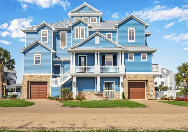 Photo 3 of Sale Pending at 12 Big Torch, Hitchcock, TX 77563 | MLS# 73109274 | Listing updated on 2026-09-08
