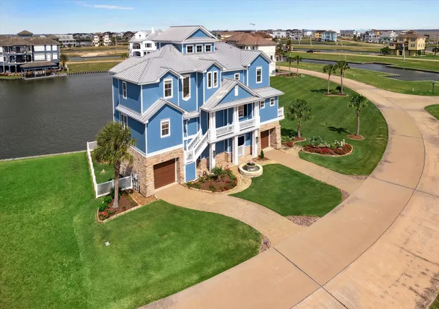 Photo 4 of Sale Pending at 12 Big Torch, Hitchcock, TX 77563 | MLS# 73109274 | Listing updated on 2026-09-08