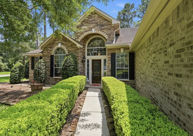 Homes for sale in The Woodlands, TX | 190 Golden Autumn Pl, The Woodlands, TX 77384 | MLS# 54515972