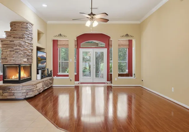 4th image of 190 Golden Autumn Pl, The Woodlands, TX 77384 | MLS# 54515972