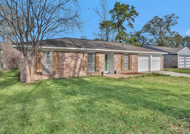 Photo 2 of Sale Pending at 227 Crest Hl Dr, Conroe, TX 77301 | MLS# 3247142 | Listing updated on 2026-09-15