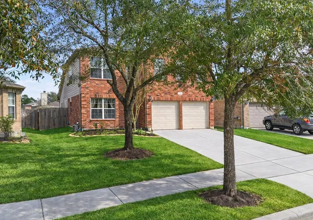 Homes for sale in Houston, TX | 2712 Woodspring Acres Dr, Houston, TX 77345 | MLS# 97653432