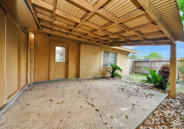 5th image of 2703 Knotty Oaks Trl, Houston, TX 77045 | MLS# 74744015