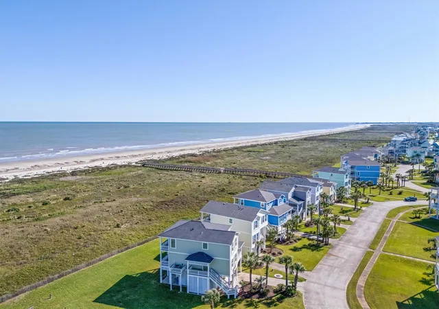 Photo 2 of Single family home for sale at 4203 Green Heron Dr, Galveston, TX 77554 | MLS# 10213687 | Listing updated on 2026-09-01
