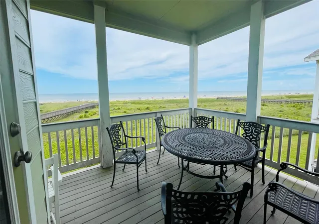 Photo 3 of Single family home for sale at 4203 Green Heron Dr, Galveston, TX 77554 | MLS# 10213687 | Listing updated on 2026-09-01