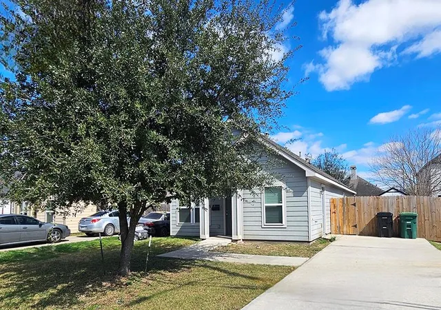 2nd image of 8031 E Canyon St, Houston, TX 77051 | MLS# 64501308