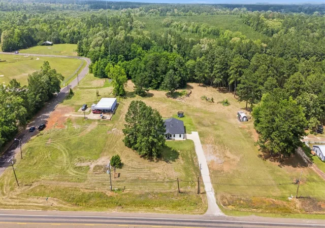 3rd image of 10374 St Hwy 204, Cushing, TX 75760 | MLS# 84131238