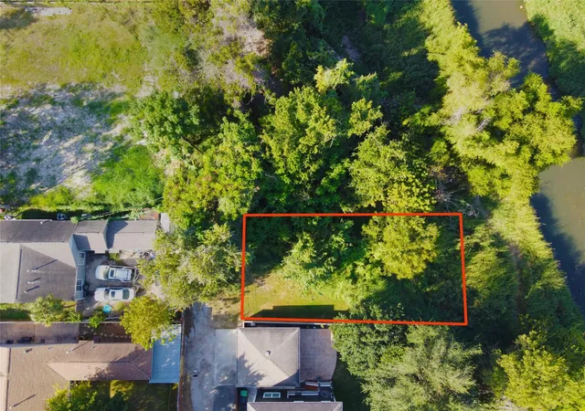 3rd image of 612 Pittman St, Houston, TX 77009 | MLS# 84537735
