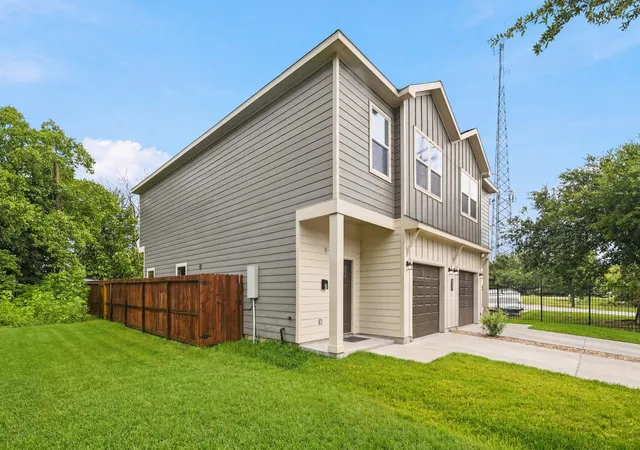 Photo 2 of Multi family home for sale at 9240 Culver St #A/B, Houston, TX 77051 | MLS# 87252518 | Listing updated on 2026-08-23