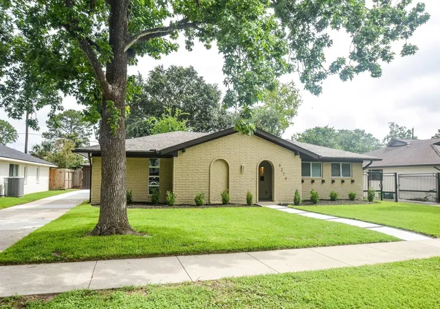 27th image of 6214 Yarwell Dr, Houston, TX 77096 | MLS# 65689301