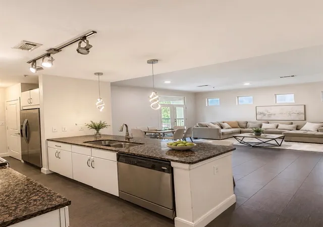 2nd image of 300 St Joseph Pkwy #111, Houston, TX 77002 | MLS# 66568468