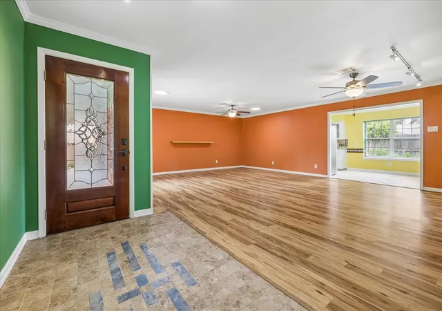 2nd image of 5418 Queensloch Dr, Houston, TX 77096 | MLS# 53585001
