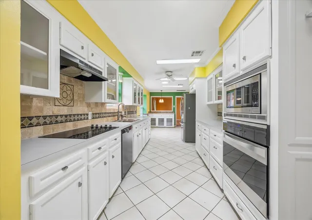 5th image of 5418 Queensloch Dr, Houston, TX 77096 | MLS# 53585001