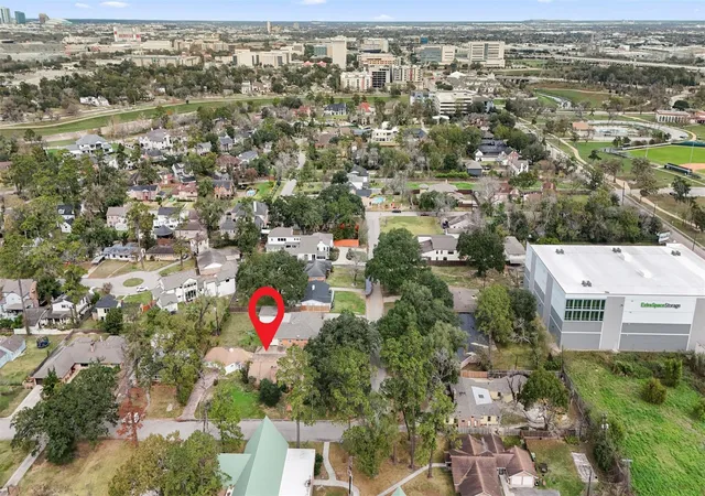 Homes for sale in Houston, TX | 4425 Laurel Dr, Houston, TX 77021 | MLS# 87371525