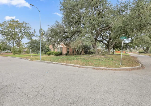 Homes for sale in Houston, TX | 4425 Laurel Dr, Houston, TX 77021 | MLS# 87371525
