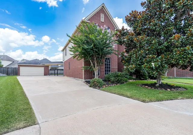 Photo 3 of Single family home for sale at 19106 Natchez Crk Ln, Cypress, TX 77429 | MLS# 24234233 | Listing updated on 2026-08-29