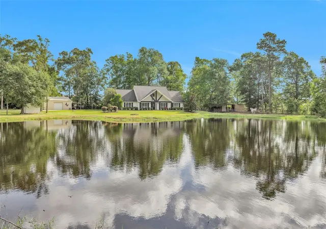 Photo 2 of Single family home for sale at 10810 Farrell Rd, Willis, TX 77378 | MLS# 15659328 | Listing updated on 2026-01-29