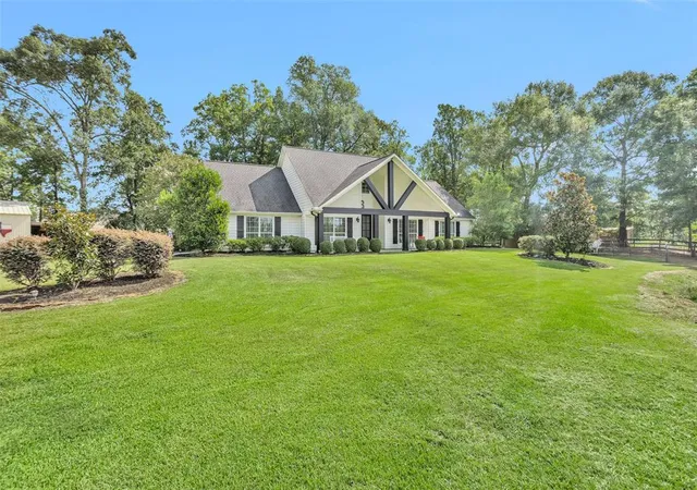 Photo 2 of Single family home for sale at 10810 Farrell Rd, Willis, TX 77378 | MLS# 15659328 | Listing updated on 2026-01-29