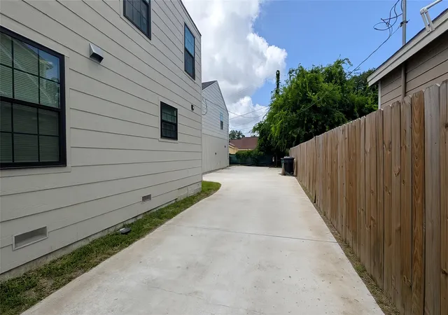 44th image of 3718 Cleburne St #A-B, Houston, TX 77004 | MLS# 82151537