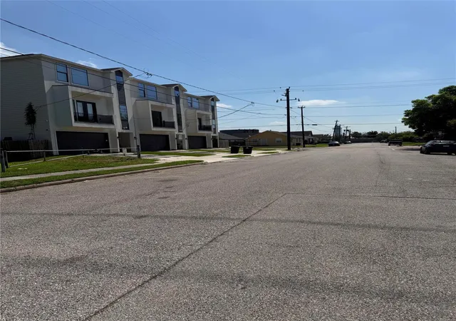 Homes for sale in Houston, TX | 3818 Hardy St, Houston, TX 77009 | MLS# 22270133