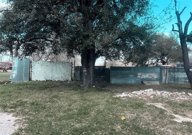 2nd image of 5227 Pine Ave, Pasadena, TX 77503 | MLS# 76635703