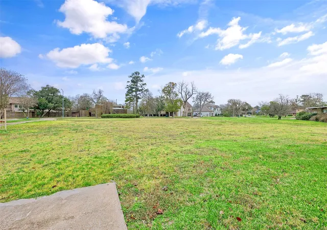 5th image of 3922 Roseneath Dr, Houston, TX 77021 | MLS# 42155820