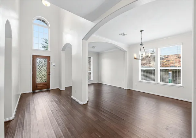 Photo 4 of Single family home for sale at 219 Myrtle Dr, Baytown, TX 77520 | MLS# 35106017 | Listing updated on 2026-08-16