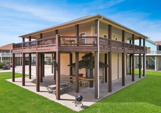 3rd image of 944 Raymond, Port Bolivar, TX 77650 | MLS# 63015779