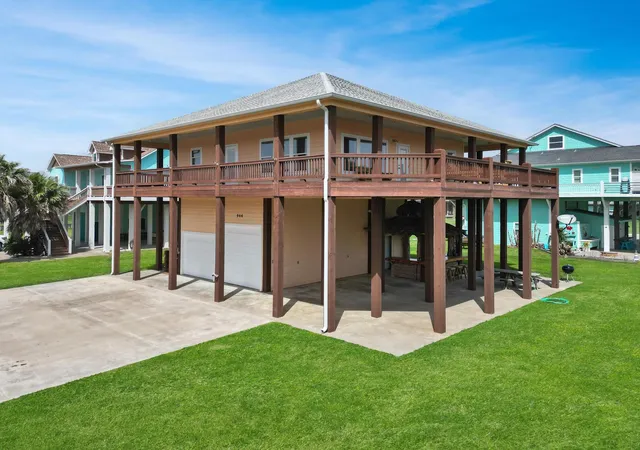 4th image of 944 Raymond, Port Bolivar, TX 77650 | MLS# 63015779
