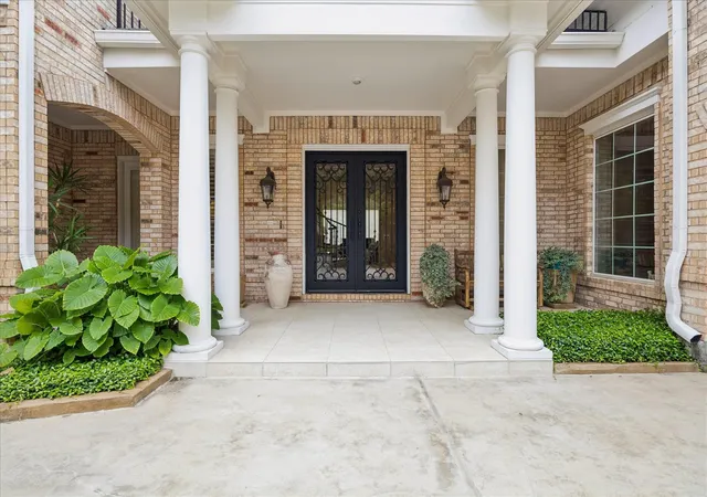 Photo 4 of Single family home for sale at 3018 Bonnebridge Way Blvd, Houston, TX 77082 | MLS# 95577595 | Listing updated on 2026-08-30