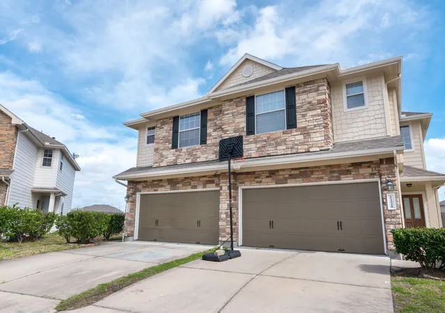 Photo 3 of Single family home for sale at 11528 Jacinth Ct St, Houston, TX 77066 | MLS# 19594688 | Listing updated on 2026-06-05