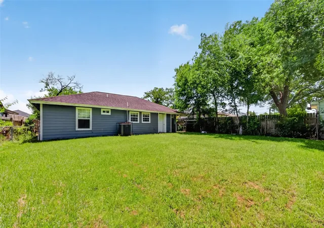 34th image of 3031 Groton Dr, Houston, TX 77051 | MLS# 76989644