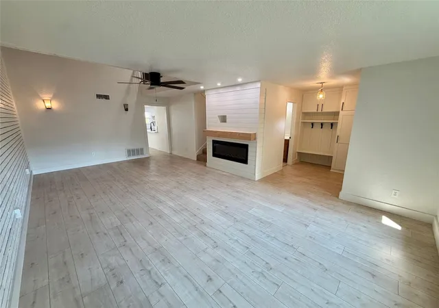 5th image of 71 Cayenne Comn, Lake Jackson, TX 77566 | MLS# 64280082