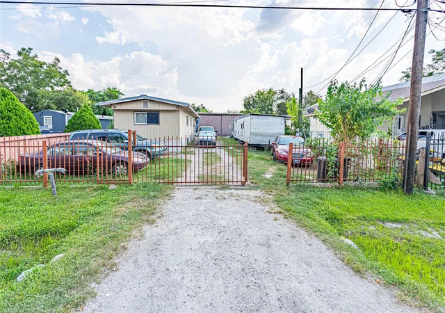 Photo 1 of Single family home for sale at 4410 Shelton Rd, Houston, TX 77093 | MLS# 72538271 | Listing updated on 2026-08-19