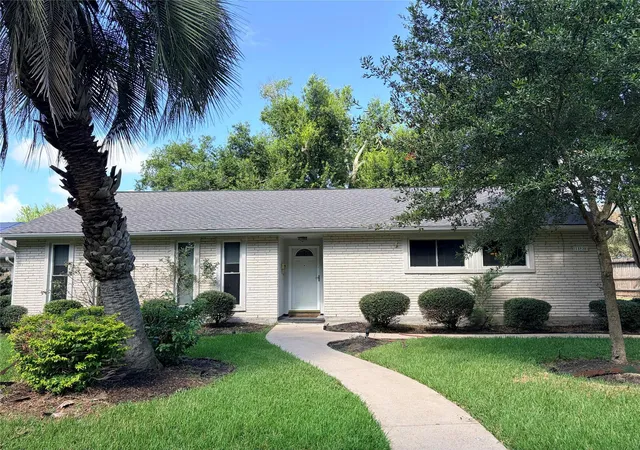 1st image of 15930 Buccaneer Ln, Houston, TX 77062 | MLS# 71985209