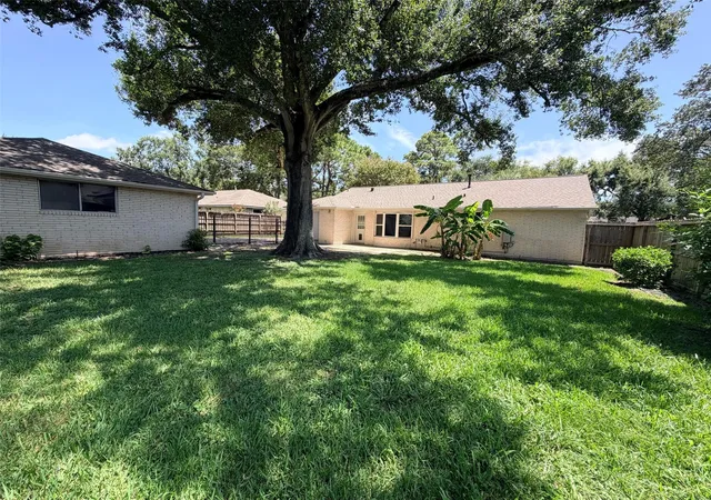 28th image of 15930 Buccaneer Ln, Houston, TX 77062 | MLS# 71985209