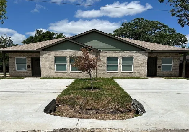 1st image of 8006 Bowen St, Houston, TX 77051 | MLS# 86103911