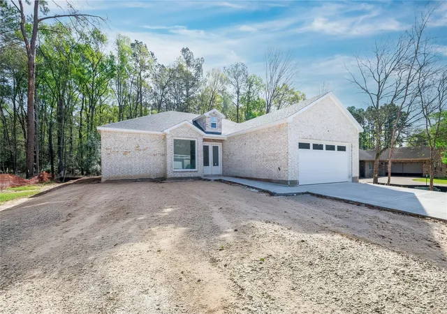 Homes for sale in Huntsville, TX | 1049 Broadmoor Dr, Huntsville, TX 77340 | MLS# 72240949