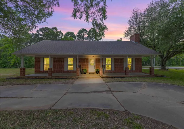 1st image of 655 Avenue L, Dickinson, TX 77539 | MLS# 91280522
