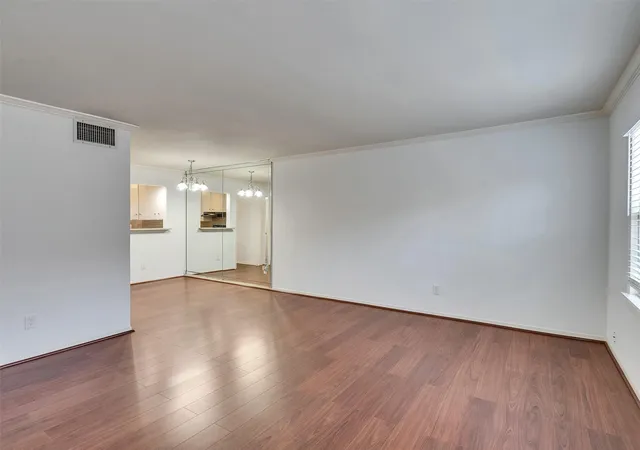4th image of 5230 Arboles Dr #4, Houston, TX 77035 | MLS# 66332034