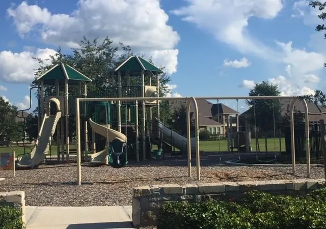 Photo 4 of Sale Pending at 30402 Silverbell Ct S, Fulshear, TX 77441 | MLS# 52541650 | Listing updated on 2026-08-22
